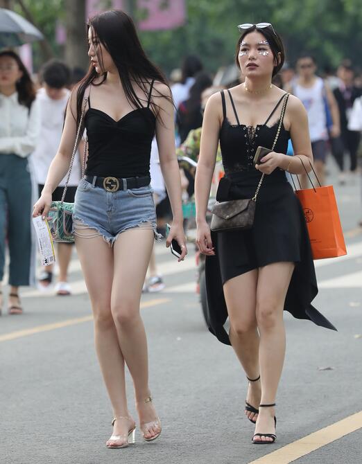 男下部进入女人下部猛进猛出