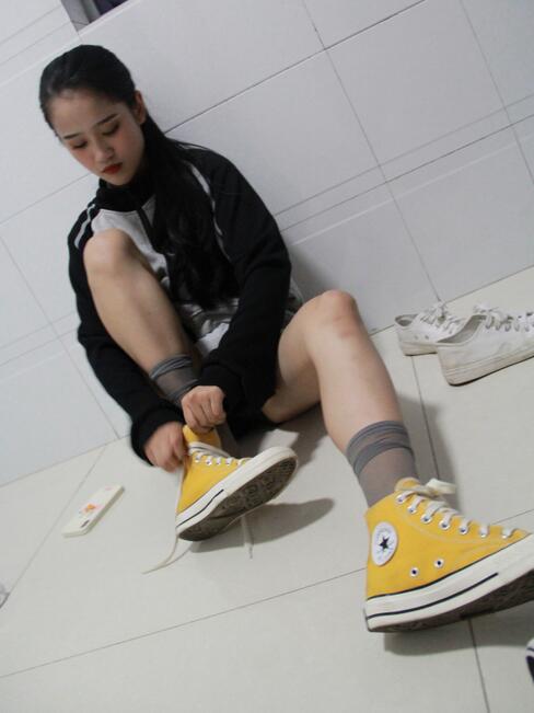 夜夜穞天天穞狠狠穞AV美女按摩