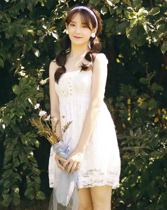 【年少不知阿姨香】极品骚熟女扒开大黑逼看了看操的叫床好假呦